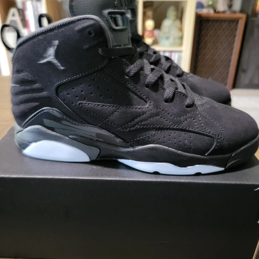 Boys Jordan MVP Size 3Y Worn Once - Picture 3 of 11